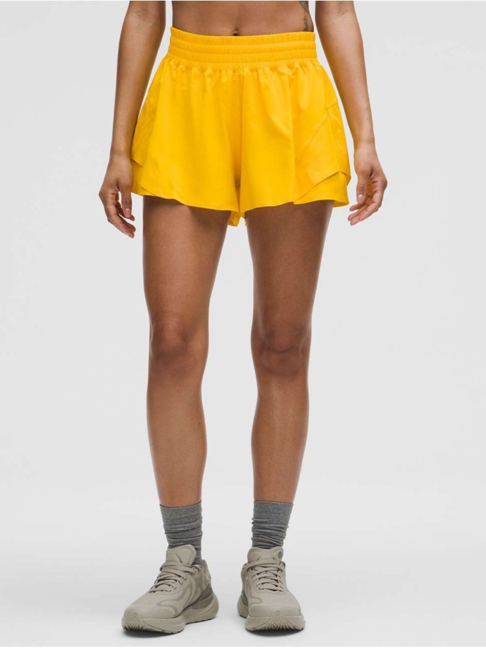 Lululemon Shake It Out Shorts Maize Yellow size L Large New